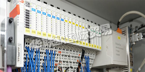 ALFREDKUHSE是您個人開關設備和控制系統的成熟制造商。他們從一個來源提供所有服務。ALFREDKUHSE是您的合作伙伴,從咨詢和規劃到生產和調試,再到支持,維護和現代化。