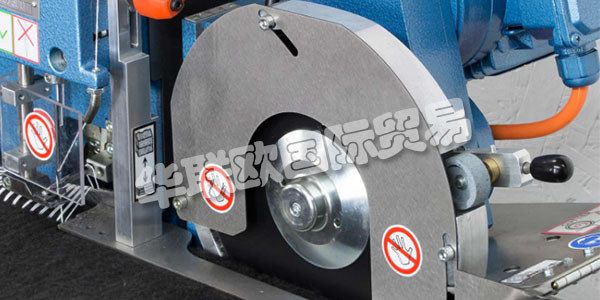 德國DOHLE主要產(chǎn)品：DOHLE縫紉機(jī)、包縫機(jī)、鏈?zhǔn)娇p紉機(jī)、立式縫紉機(jī)等。DOHLE GMBH&Co. KG的亞琛自1870年與高素質(zhì)的員工的專家為您的貨物在紡織品和地毯行業(yè)加盟的廣泛基礎(chǔ)的基礎(chǔ)。