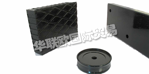 BARBIERI RUBBER的活動(dòng)始于1967年,當(dāng)時(shí)Angelo Barbieri先生離開了Stranieri Gomma,在同一行業(yè)開展業(yè)務(wù),并開始在他的車庫里生產(chǎn)帶有舊壓縮機(jī)的小型橡膠零件。