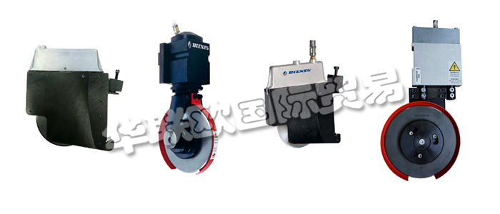 DIENES的客戶可以使用DIENES刀架獲得最好的結果。即以卓越的品質和領先的自動分切技術制造商的密集創新開發工作。剪切,劃痕/擠壓剪切,剃須刀切割刀架或熱切割刀架,Premium,Elite或Ultimate系列,均以超精確的刀引導和較長的使用壽命給人留下深刻的印象,并在日常使用中始終保持牢固的抓地力。此外,他們幾乎所有的刀架都可以集成到DIENES分切系統中,例如趨勢設定的SIMU-FLASH自動同步定位系統,或者在具有手動控制功能的高精度定位輔助器中。