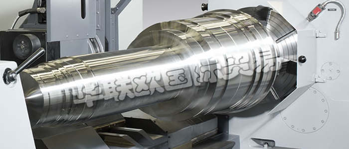 HERKULES車床是集100多年的機床制造經(jīng)驗、可靠性及應(yīng)用考量與最先進技術(shù)相結(jié)合的結(jié)果。HERKULES提供各種加工直徑和重量的重型車床，可完成工件直徑從幾厘米，重量幾公斤到直徑3米，重量400噸的加工任務(wù)。HERKULES可提供各種范圍的輥環(huán)高精度車削和修磨的解決方案。